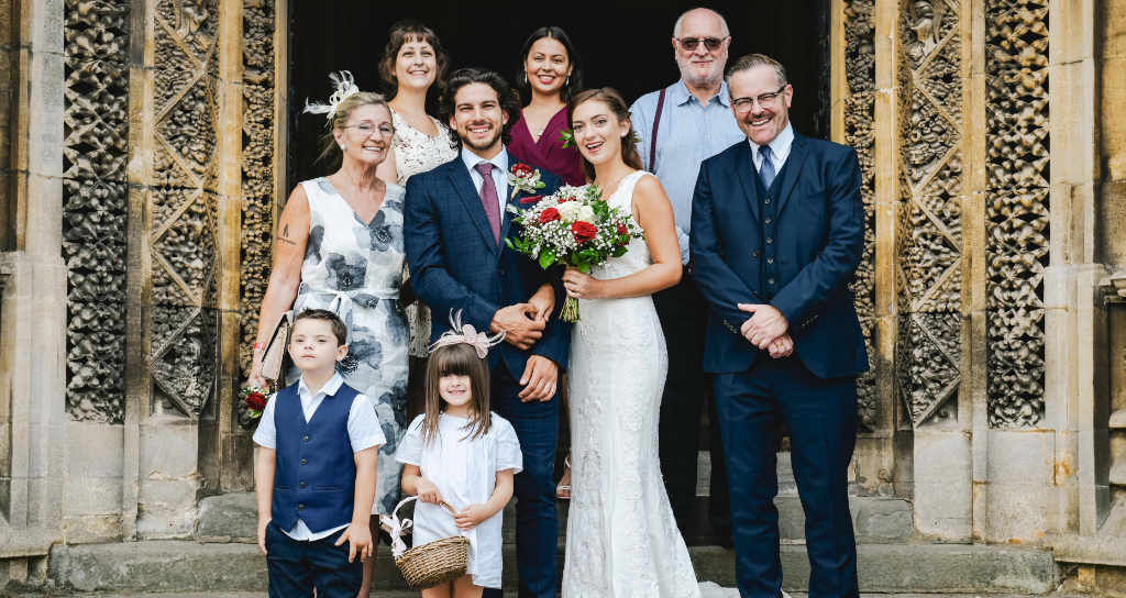 familia en la iglesia
